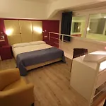 Tango 3*