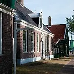 Hotel Tango 3*